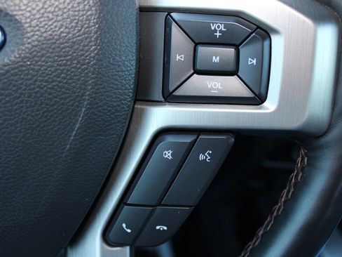 Used 2022 Ford F250 Platinum w/ FX4 Off-Road Package image 22