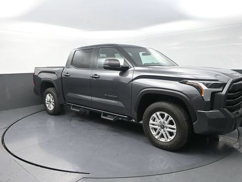 Used 2026 Toyota Tundra SR5 w/ SR5 Premium Package AWD/4WD image 25