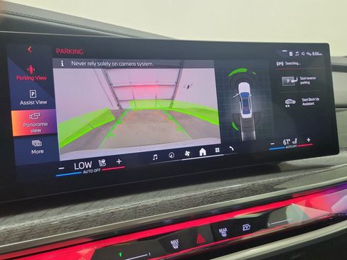 Used 2025 BMW 740i image 28