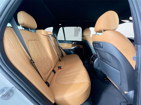 Used 2023 BMW X5 xDrive45e w/ Executive Package image 25