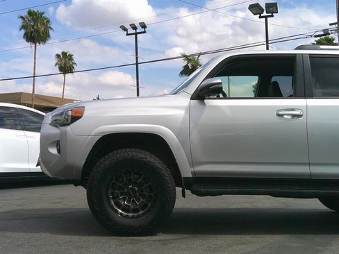 Used 2021 Toyota 4Runner SR5 Premium AWD/4WD image 31