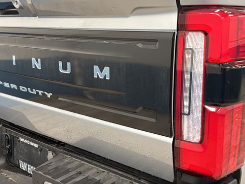 Used 2023 Ford F250 Platinum AWD/4WD image 42