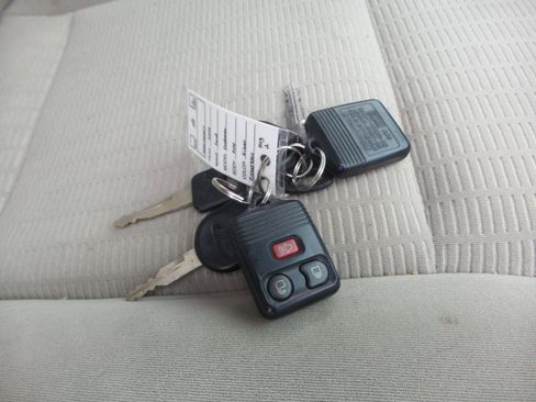 Used 2008 Ford Explorer Sport Trac XLT AWD/4WD image 13