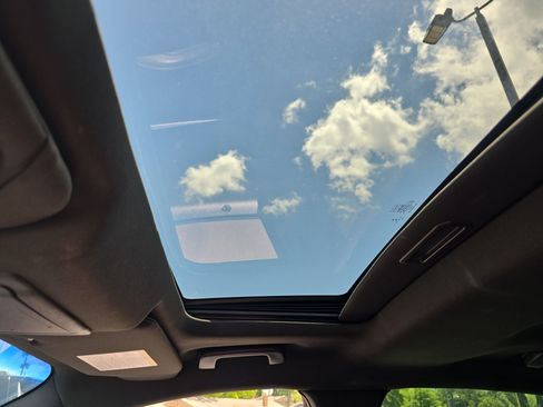 Used 2017 Ford Taurus Limited FWD image 27