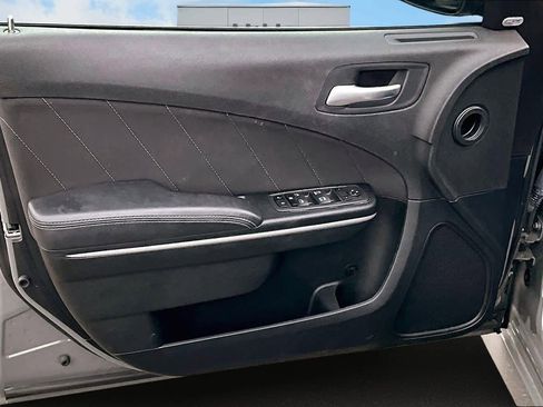 Used 2023 Dodge Charger R/T w/ Technology Group image 28