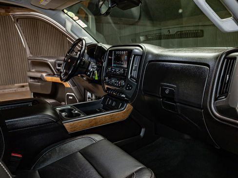 Used 2018 Chevrolet Silverado 3500 LTZ w/ Duramax Plus Package image 18