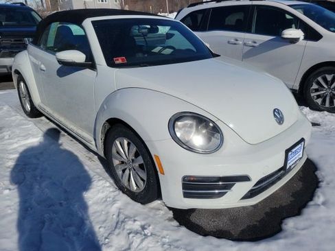 Used 2017 Volkswagen Beetle 1.8T S image 6