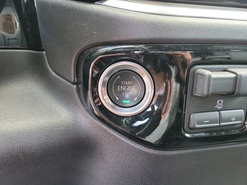 Used 2026 GMC Sierra 1500 SLT RWD image 13