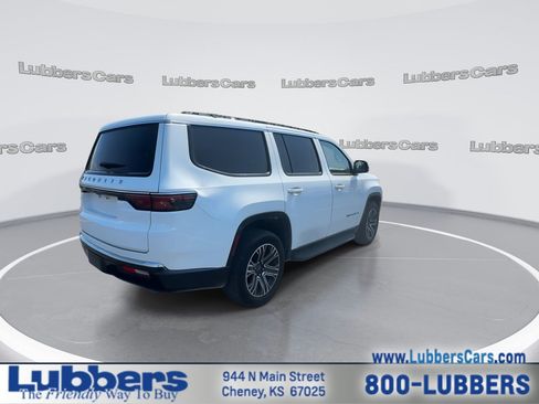 Used 2025 Jeep Wagoneer Series II w/ 8-Passenger Seating Package AWD/4WD image 8