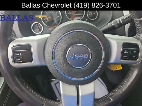 Used 2017 Jeep Compass High Altitude FWD image 18