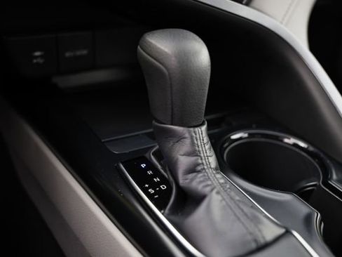 Used 2019 Toyota Camry LE FWD image 38