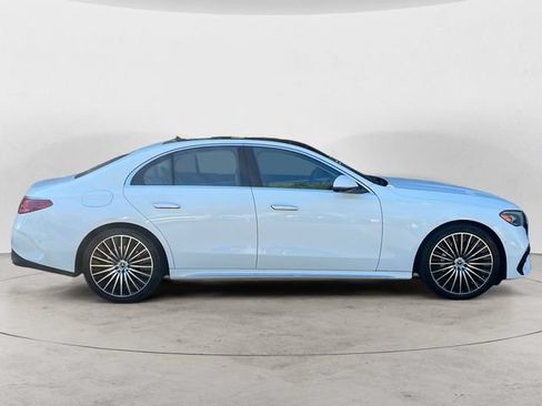 Used 2024 Mercedes-Benz E 350 4MATIC Sedan image 4