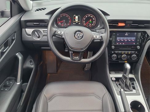 Used 2020 Volkswagen Passat 2.0T R-Line image 13