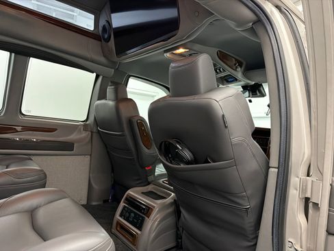 Used 2021 Chevrolet Express 2500 LS w/ Enhanced Convenience Package RWD image 15
