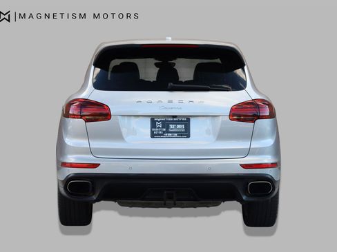 Used 2016 Porsche Cayenne AWD/4WD image 7