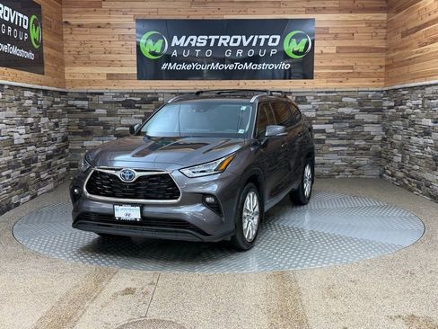 Used 2023 Toyota Highlander Limited AWD/4WD image 4