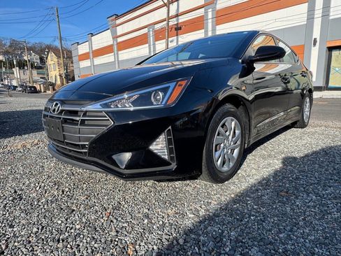 Used 2020 Hyundai Elantra SE image 1