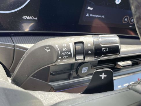 Used 2025 Hyundai Santa Fe Calligraphy FWD image 21