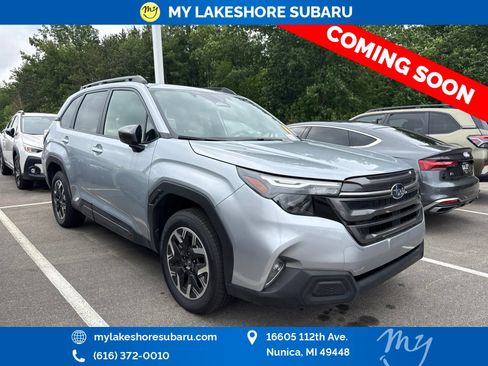 Used 2025 Subaru Forester Premium AWD/4WD image 1