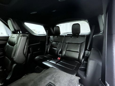 Used 2022 Ford Explorer ST image 19