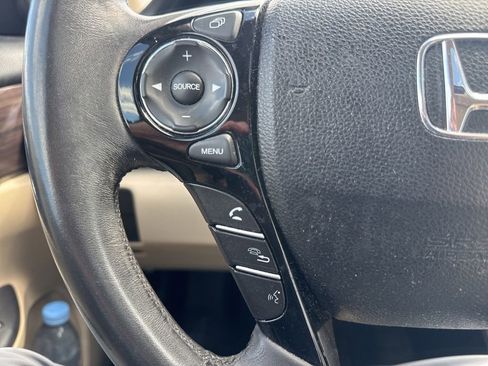 Used 2017 Honda Accord EX-L image 18