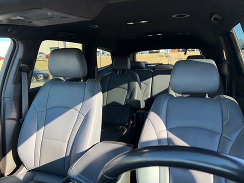 Used 2024 Buick Enclave Premium image 44