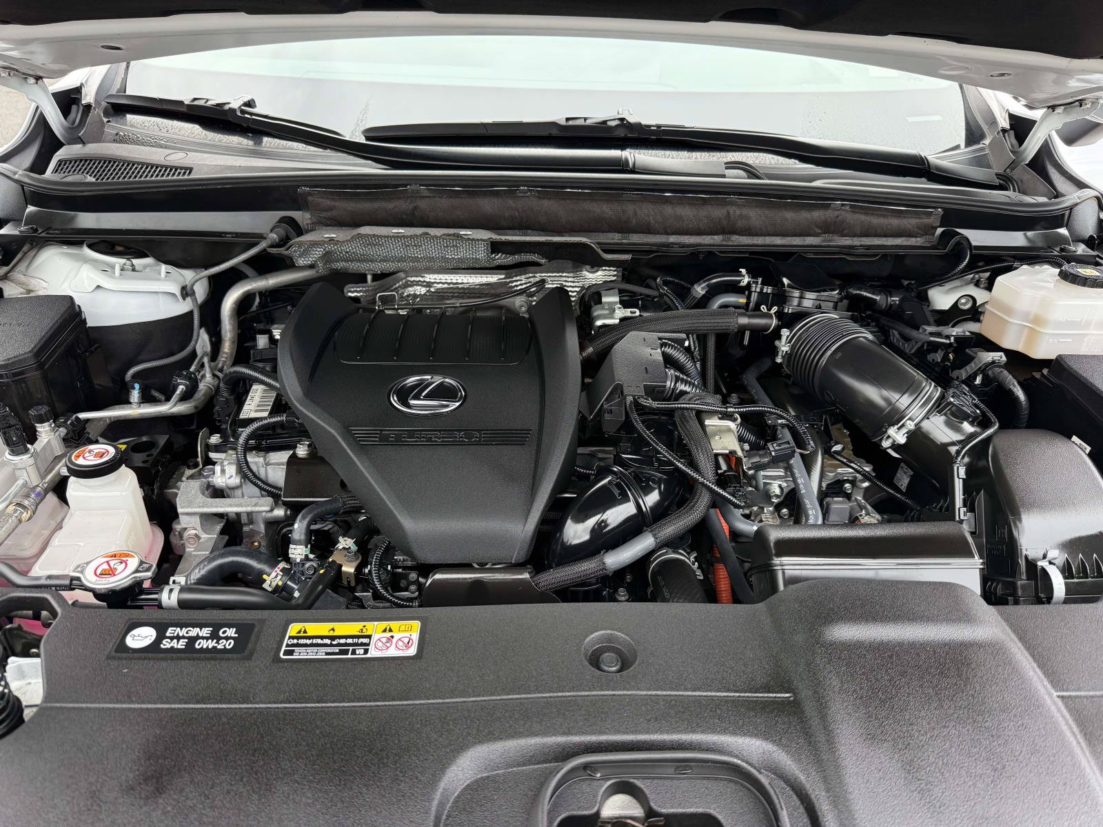 Used 2024 Lexus RX 500h F Sport w/ Cold Area Package AWD/4WD image 28