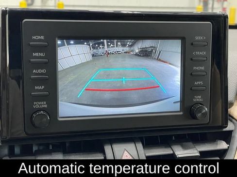 Used 2019 Toyota RAV4 XLE AWD/4WD image 8