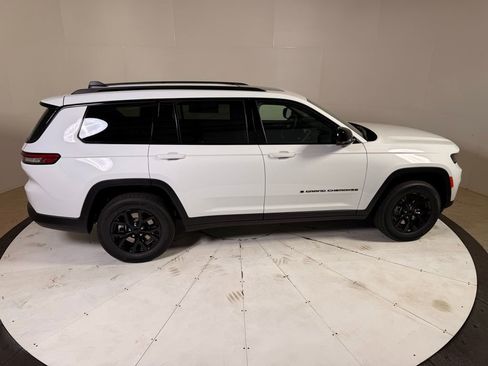 New 2025 Jeep Grand Cherokee L Altitude image 6