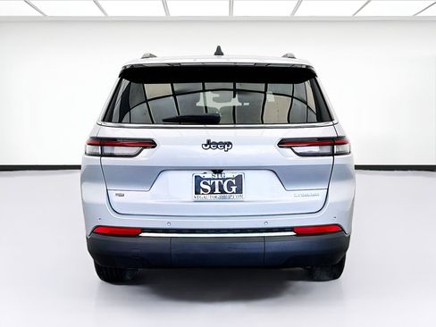 Used 2022 Jeep Grand Cherokee L Laredo w/ Luxury Tech Group I image 5