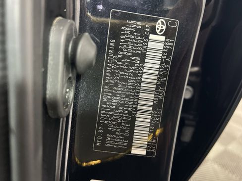 Used 2024 Toyota Corolla SE Nightshade w/ SE Convenience Package image 30