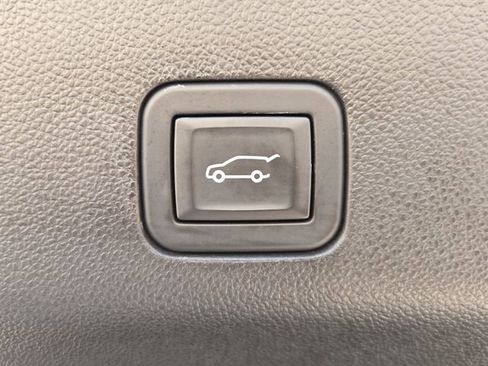 Certified 2024 Chevrolet Suburban Z71 image 6