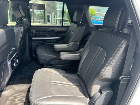 Used 2024 Ford Expedition Max Platinum AWD/4WD image 15