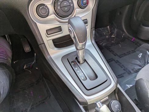 Used 2018 Ford Fiesta SE image 12