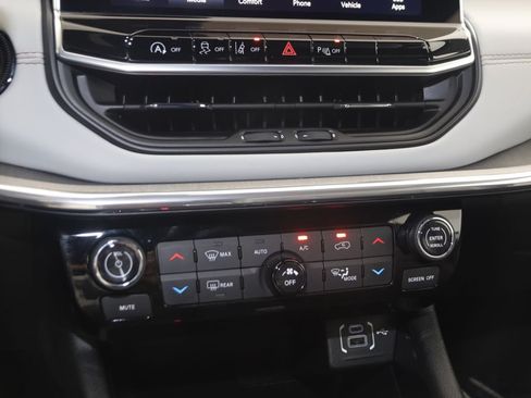 Used 2023 Jeep Compass Limited AWD/4WD image 27