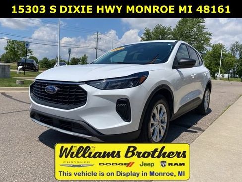 Used 2025 Ford Escape Active FWD image 1