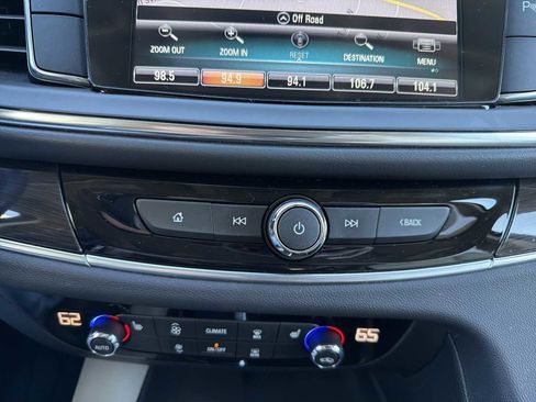 Used 2018 Buick Enclave Essence image 7