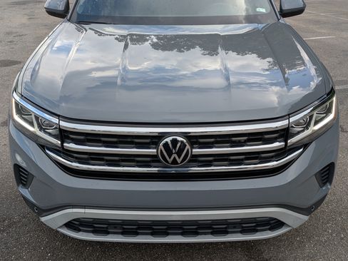 Used 2023 Volkswagen Atlas Cross Sport SE w/ Panoramic Sunroof Package FWD image 12