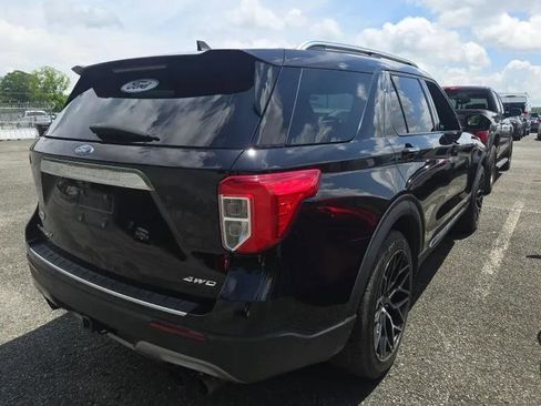 Used 2022 Ford Explorer Platinum w/ Equipment Group 601A AWD/4WD image 3