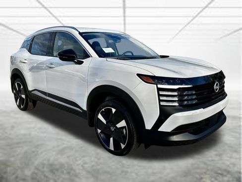 New 2026 Nissan Kicks SR FWD image 3
