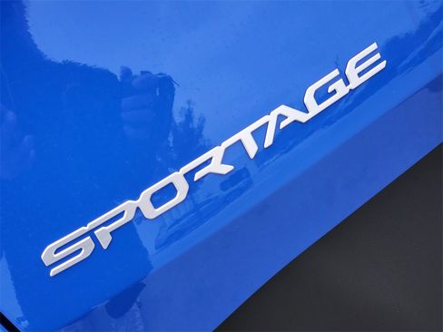 Certified 2026 Kia Sportage EX w/ EX Panorama Roof Package image 9