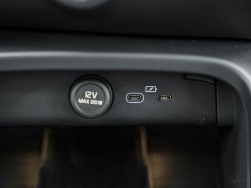 Used 2026 Volvo XC40 B5 Plus w/ Protection Package Premier AWD/4WD image 24