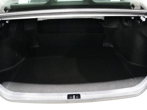 Used 2021 Toyota Camry LE image 20