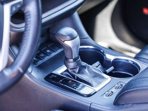 Used 2019 Toyota Highlander Limited image 24