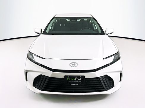 Used 2025 Toyota Camry LE image 2