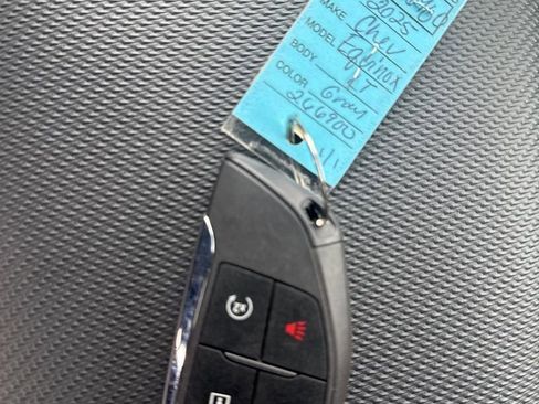 Used 2025 Chevrolet Equinox LT image 34