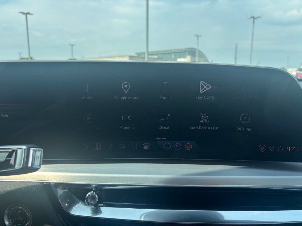 Certified 2024 Cadillac Lyriq Luxury AWD/4WD image 22