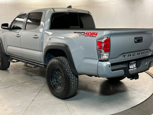 Used 2021 Toyota Tacoma TRD Off-Road w/ Technology Package AWD/4WD image 3