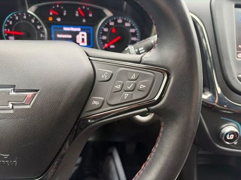 Used 2022 Chevrolet Equinox RS FWD image 17