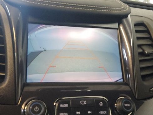 Used 2017 Chevrolet Impala Premier w/ Enhanced Convenience Package image 23